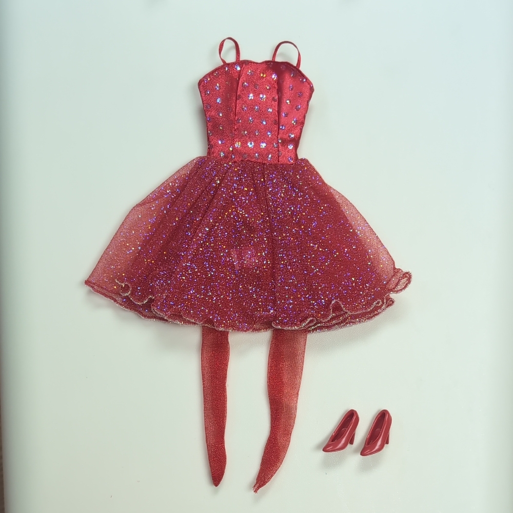 Barbie Fashion Avenue Moving To Music Salsa